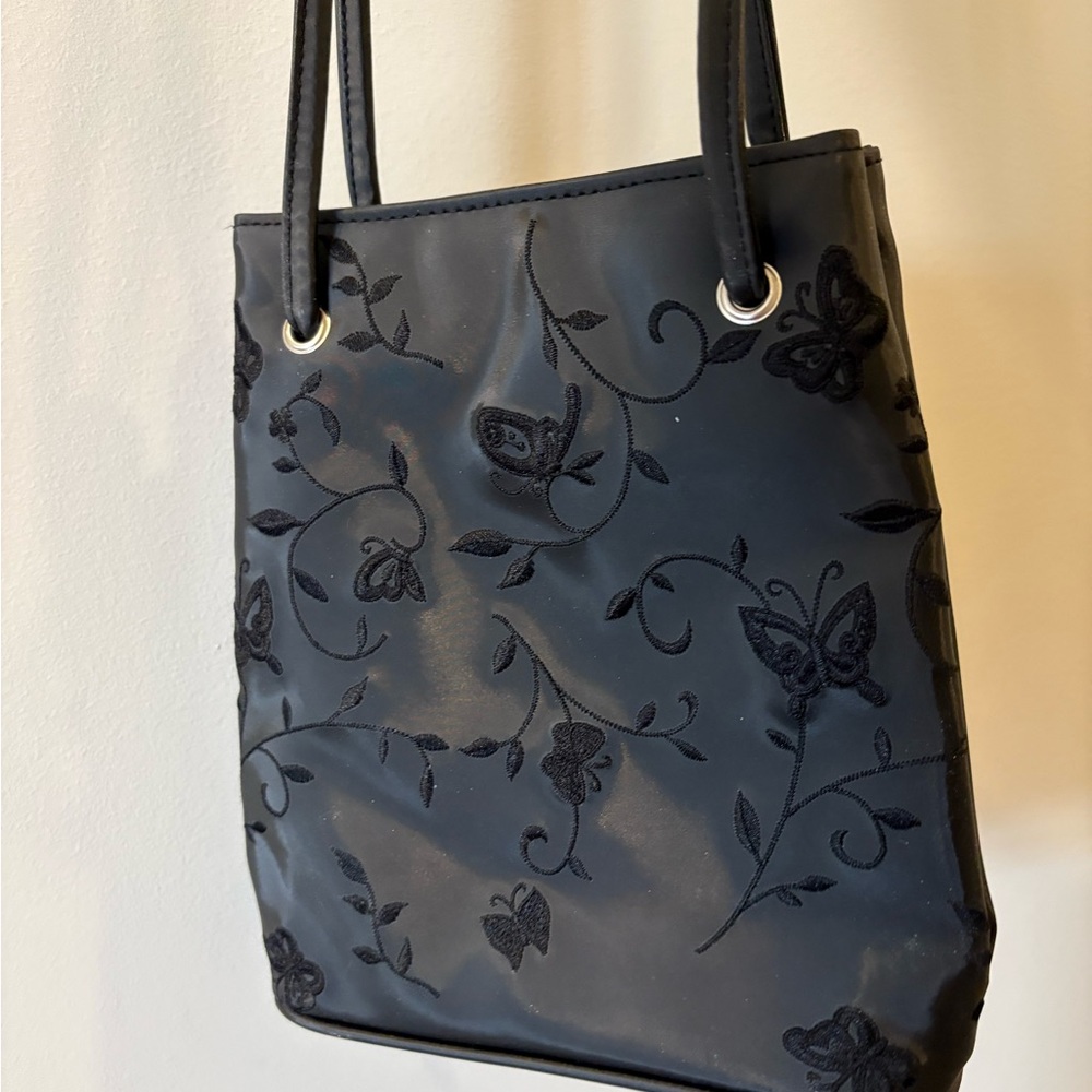 Vintage chateau butterfly embroidered shoulder bag black